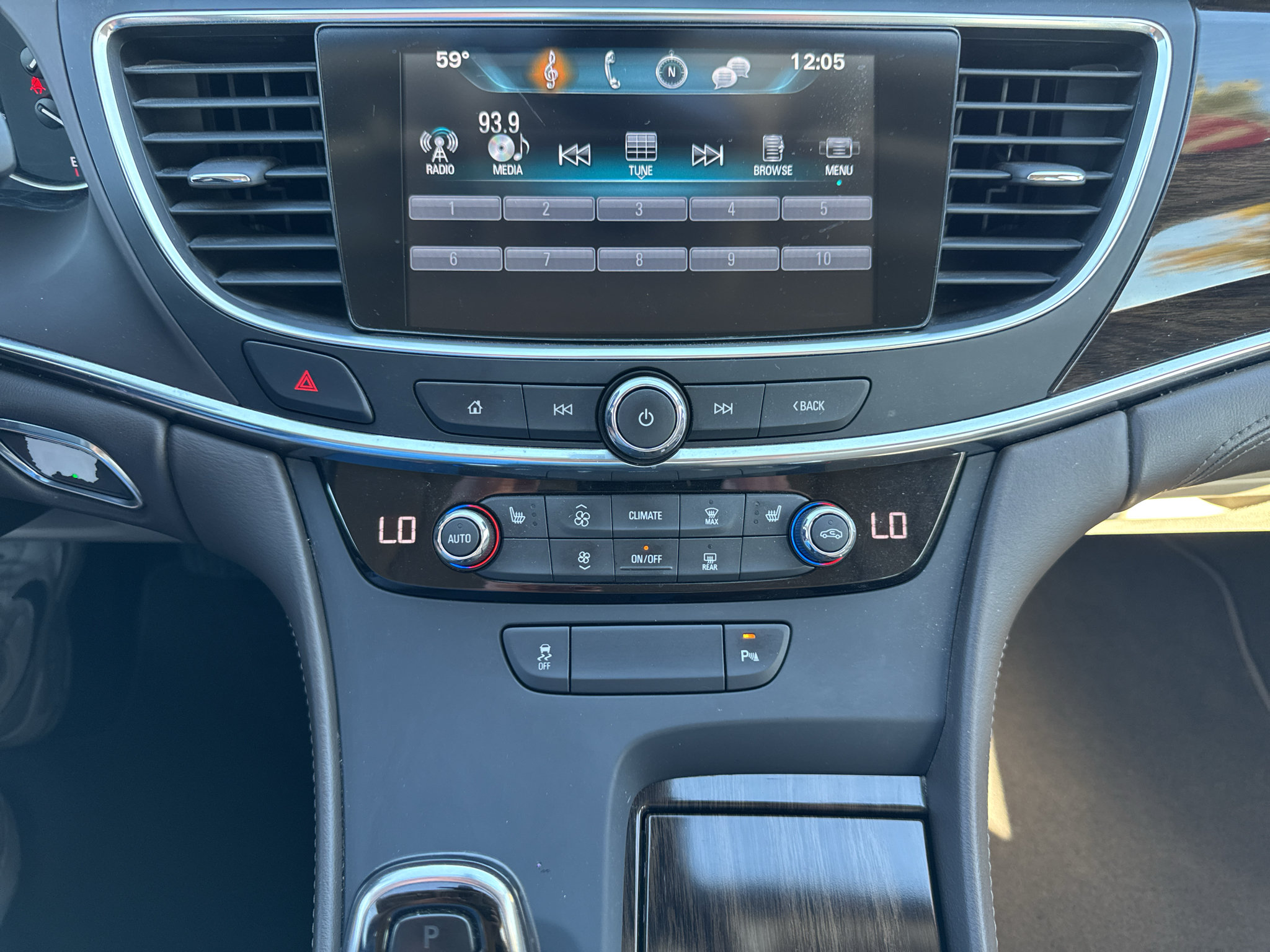 Used 2018 Buick LaCrosse Essence w/ Sun and Shade Package FWD image 16