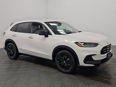 New 2026 Honda HR-V Sport image 2