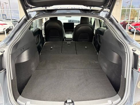 Used 2021 Tesla Model Y Long Range image 24