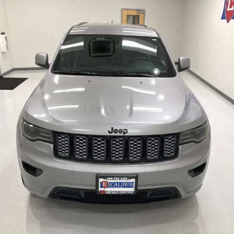 Used 2020 Jeep Grand Cherokee Altitude AWD/4WD image 5