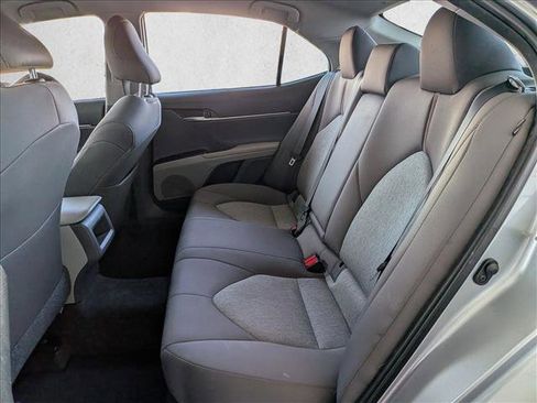 Used 2019 Toyota Camry LE image 16