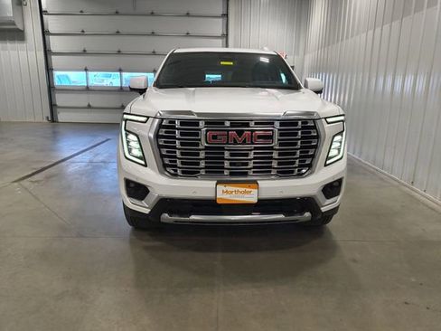 Used 2025 GMC Yukon XL Denali AWD/4WD image 3