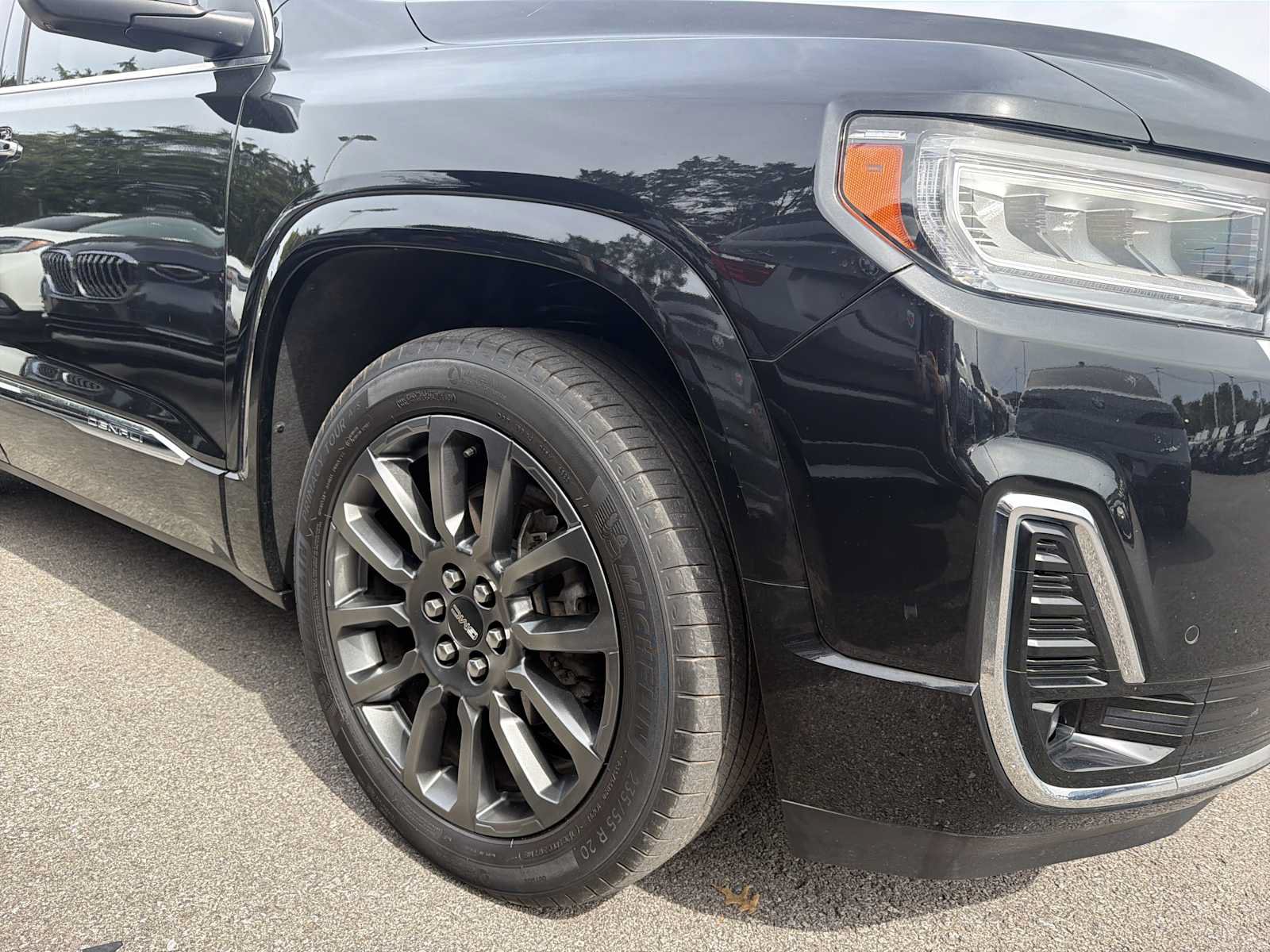 Used 2023 GMC Acadia Denali w/ Black Diamond Edition AWD/4WD image 8