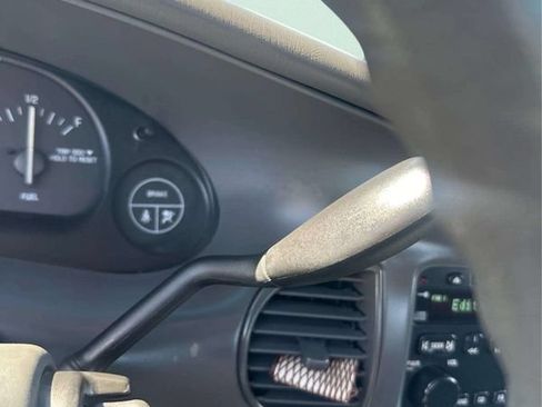 Used 2004 Buick Century Custom FWD image 28