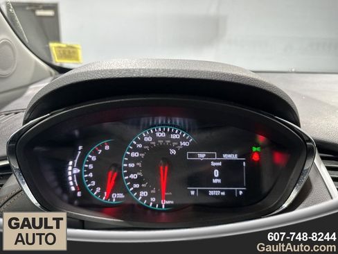 Used 2022 Chevrolet Trax LS w/ Tint and Cruise Package image 9