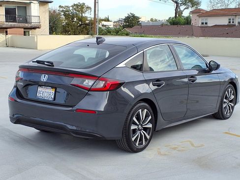 Used 2023 Honda Civic EX-L image 4