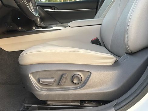 Used 2021 Toyota Camry XLE FWD image 21