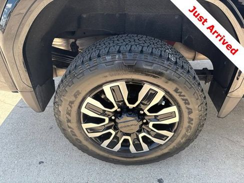 Used 2025 GMC Sierra 2500 Denali Ultimate AWD/4WD image 17