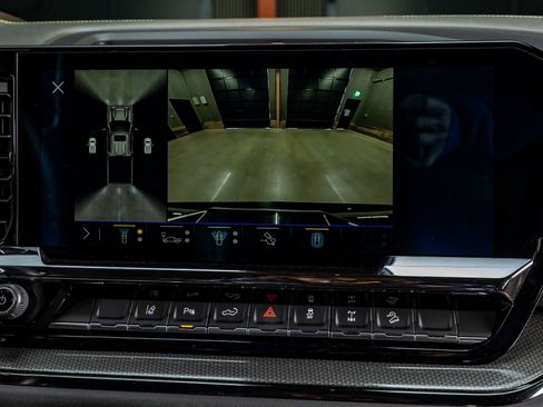 Used 2025 Chevrolet Silverado 2500 ZR2 image 25