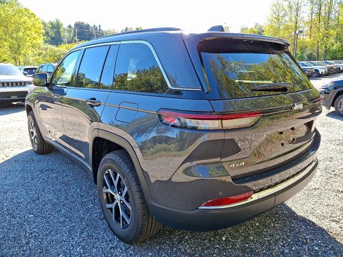 New 2025 Jeep Grand Cherokee Limited image 3