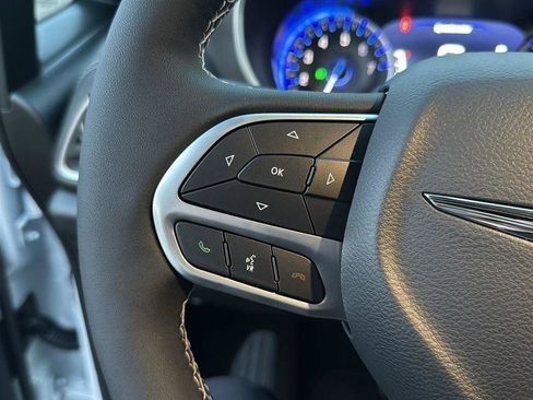 New 2026 Chrysler Pacifica Select image 17