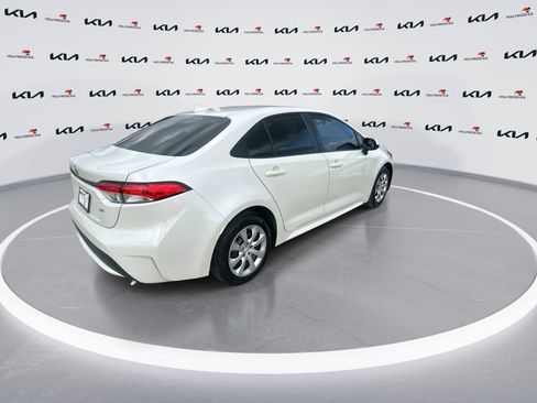Used 2020 Toyota Corolla LE image 8