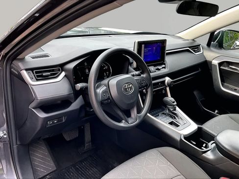 Used 2024 Toyota RAV4 XLE AWD/4WD image 17