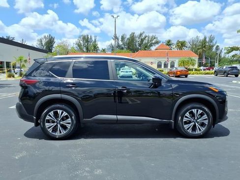 Used 2023 Nissan Rogue SV w/ SV Premium B Package FWD image 16