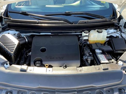 Used 2020 Buick Enclave Essence w/ Sound and Sites Package image 9