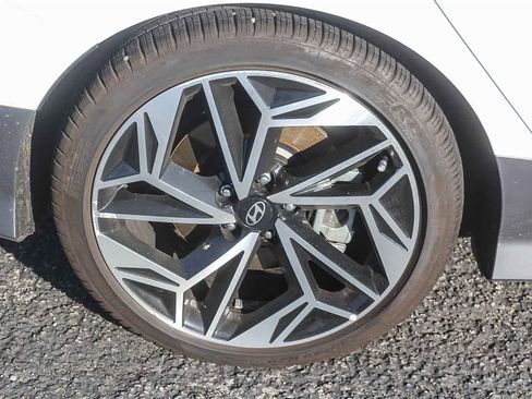 Certified 2025 Hyundai Ioniq 6 SEL image 11