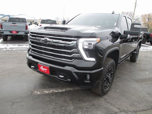 Certified 2024 Chevrolet Silverado 2500 High Country w/ Midnight Edition image 10