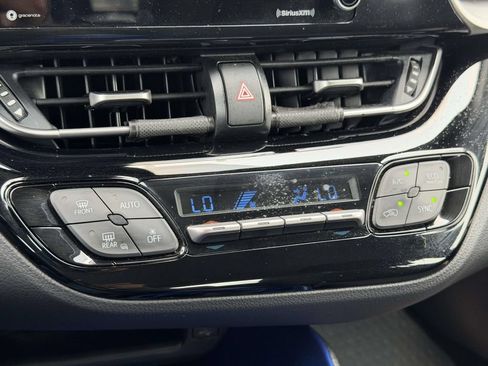 Used 2020 Toyota C-HR LE FWD image 5