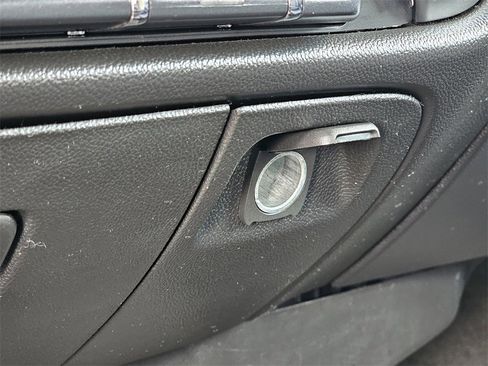 Used 2018 Chevrolet Silverado 1500 LT image 20