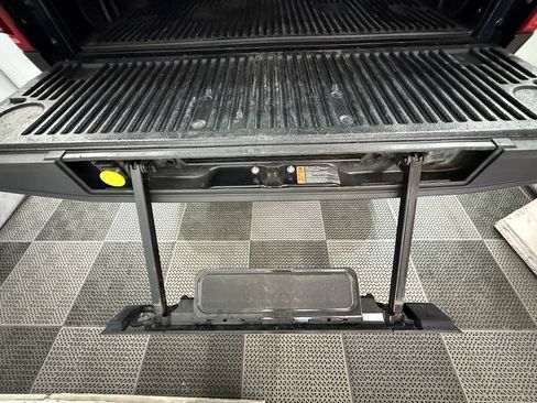 Used 2017 Ford F150 Lariat w/ Equipment Group 502A Luxury AWD/4WD image 39