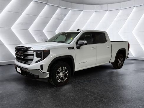 Used 2023 GMC Sierra 1500 SLE image 3