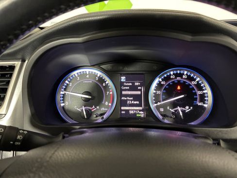 Used 2018 Toyota Highlander AWD V6 image 12