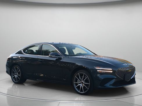 Used 2025 Genesis G70 2.5T AWD/4WD image 38