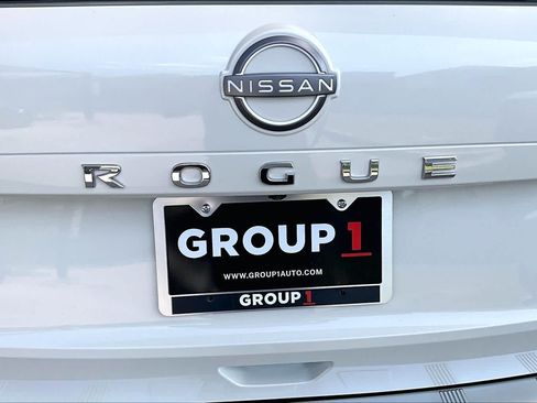 Certified 2023 Nissan Rogue SV FWD image 10