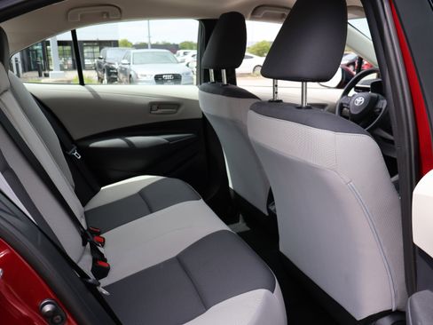 Used 2024 Toyota Corolla LE FWD image 12