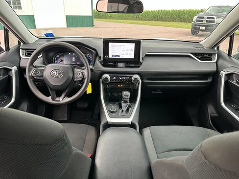 Used 2023 Toyota RAV4 LE AWD/4WD image 25
