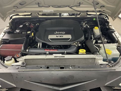 Used 2018 Jeep Wrangler Unlimited Sport S AWD/4WD image 19