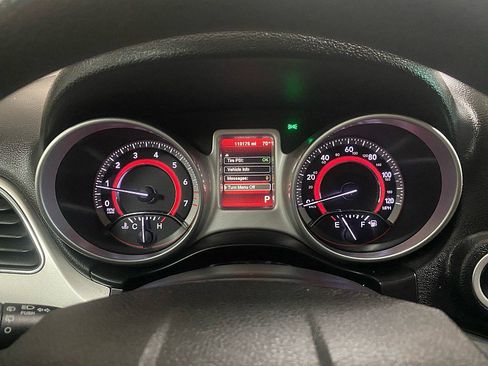 Used 2018 Dodge Journey SE image 22