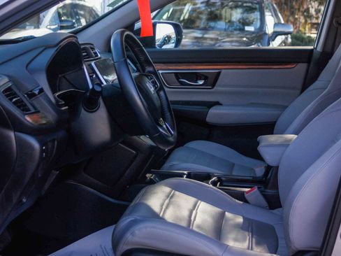 Used 2018 Honda CR-V Touring image 16