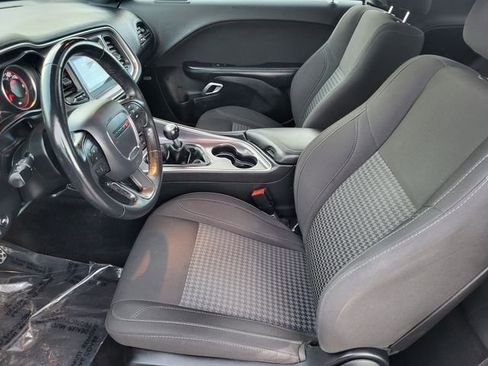 Used 2017 Dodge Challenger R/T w/ Driver Convenience Group image 15