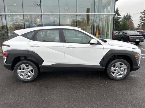 New 2026 Hyundai Kona SE image 4