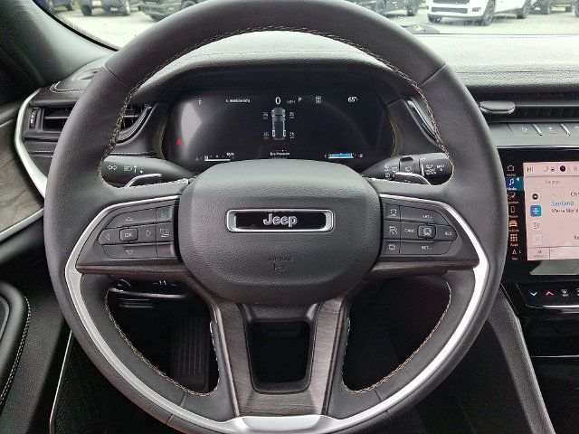 Used 2026 Jeep Grand Cherokee Limited AWD/4WD image 18