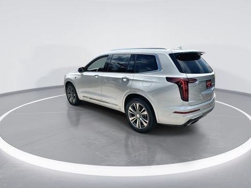 Used 2021 Cadillac XT6 Premium Luxury FWD image 6