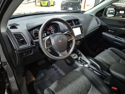 Used 2025 Mitsubishi Outlander Sport AWD image 10