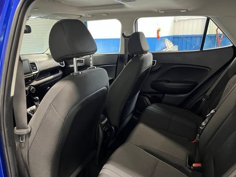 Used 2025 Hyundai Venue SEL FWD image 17