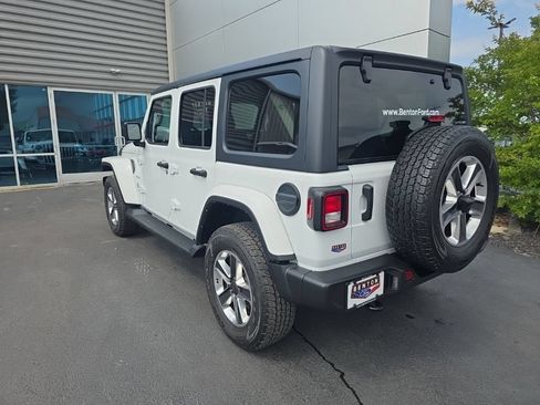 Used 2021 Jeep Wrangler Unlimited Sahara w/ Uconnect 4C Nav & Sound Group AWD/4WD image 8