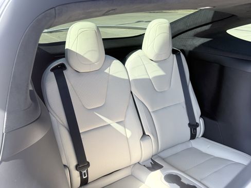 Used 2022 Tesla Model X Plaid image 55