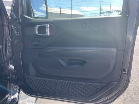 Certified 2025 Jeep Wrangler Sahara image 10