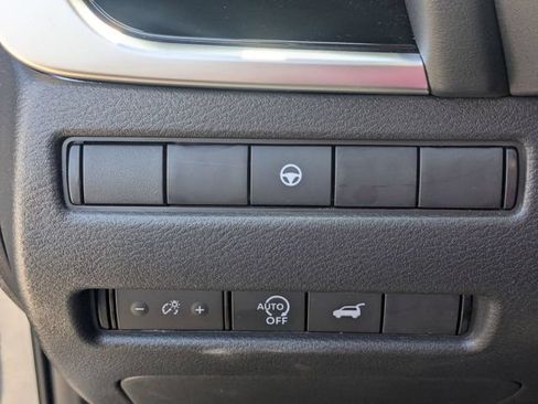 Used 2026 Nissan Rogue SV AWD/4WD image 16