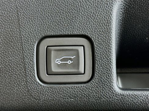 Used 2025 Chevrolet Equinox EV LT FWD image 29