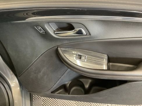 Used 2018 Chevrolet Impala LT FWD image 24
