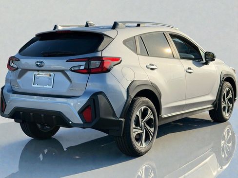 Used 2025 Subaru Crosstrek 2.0i Premium image 3