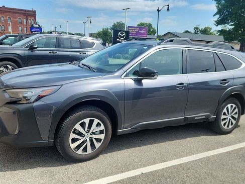 Used 2025 Subaru Outback Premium AWD/4WD image 8