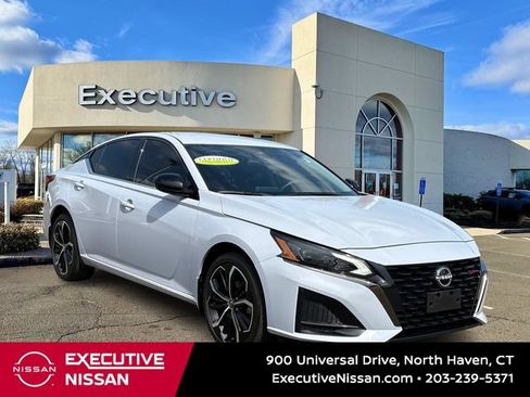 Certified 2024 Nissan Altima 2.5 SR AWD/4WD image 1