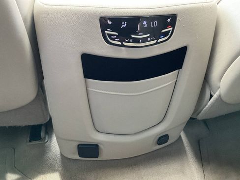 Used 2017 Cadillac Escalade ESV Luxury AWD/4WD image 33