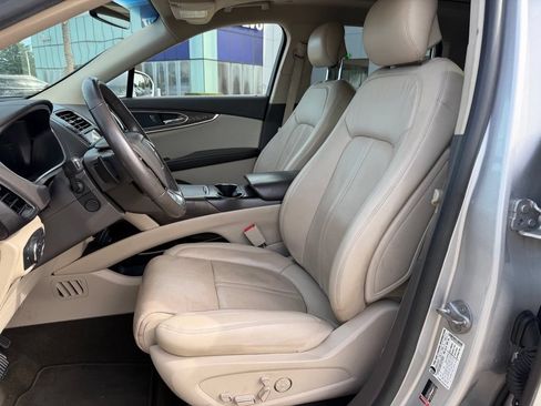 Used 2019 Lincoln Nautilus Reserve FWD image 10